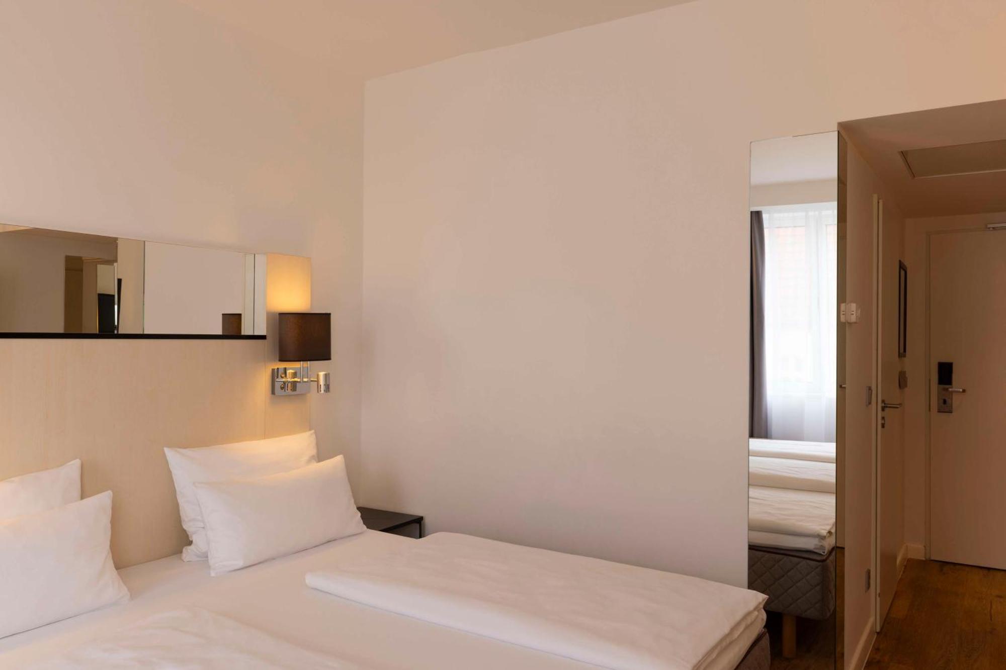 Standard Family Room,1645678353:JPEG